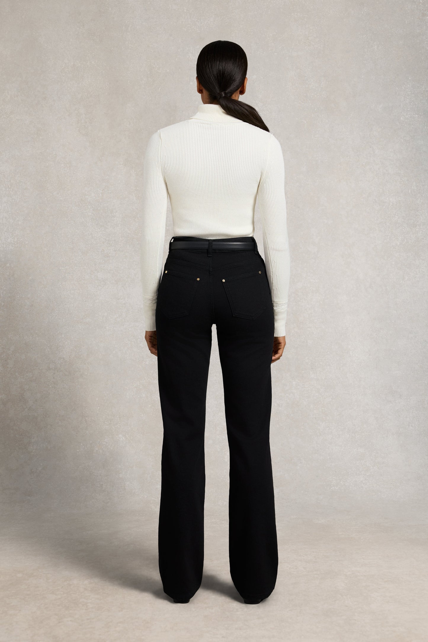 Classic Straight Jean (Stay Black)