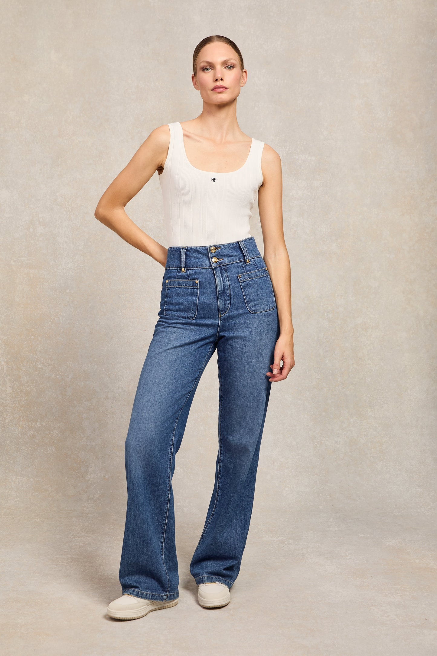 Ruby Knitted Vest (White)