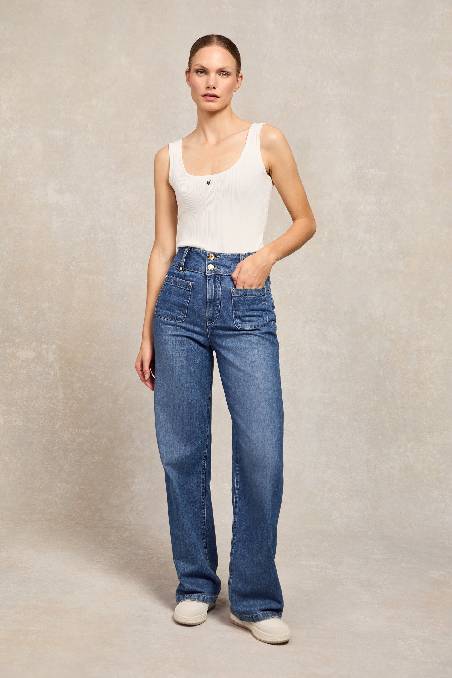 Ruby Knitted Vest (White)