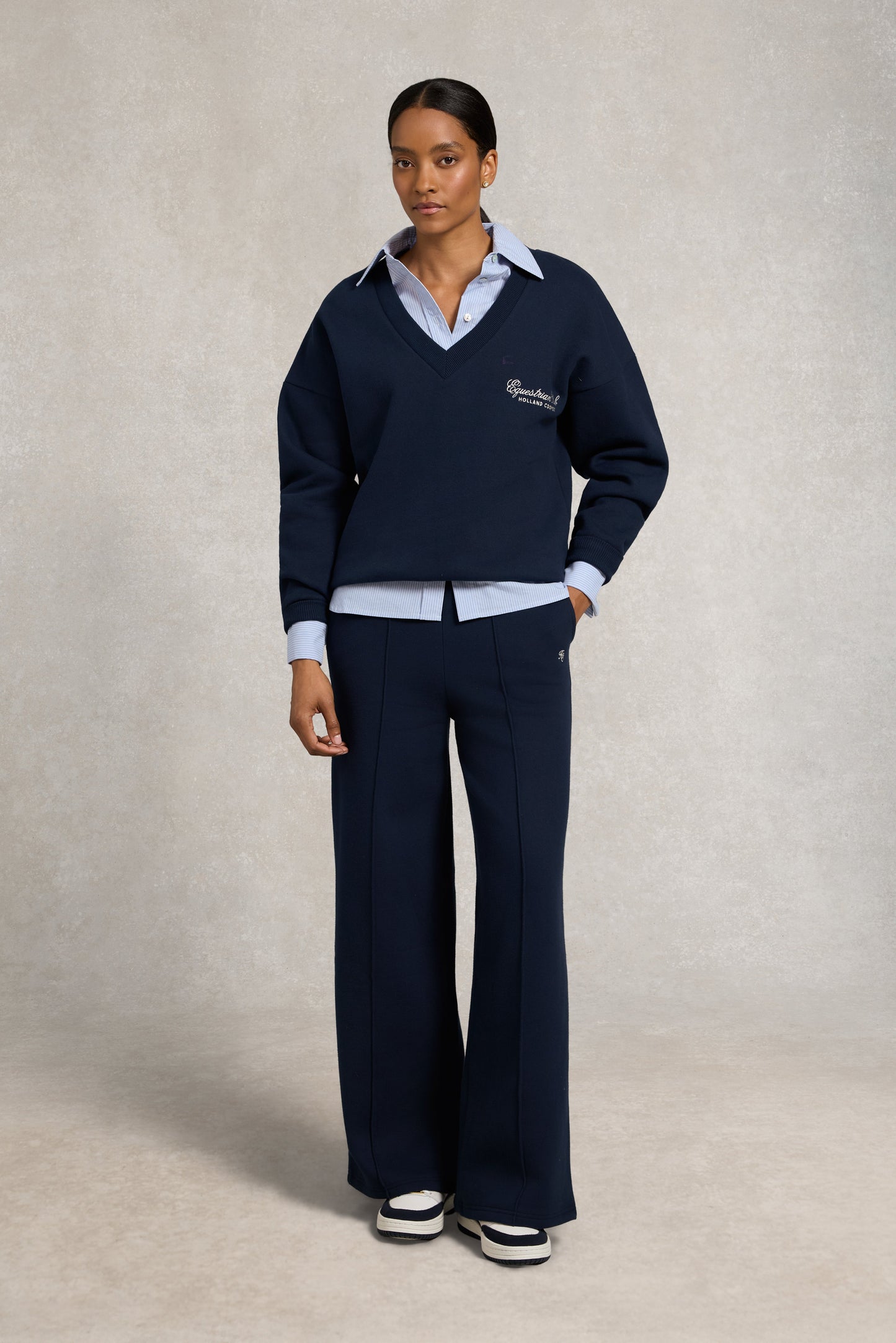 Relaxed Fit V-Neck Sweat (Ink Navy Ecru)