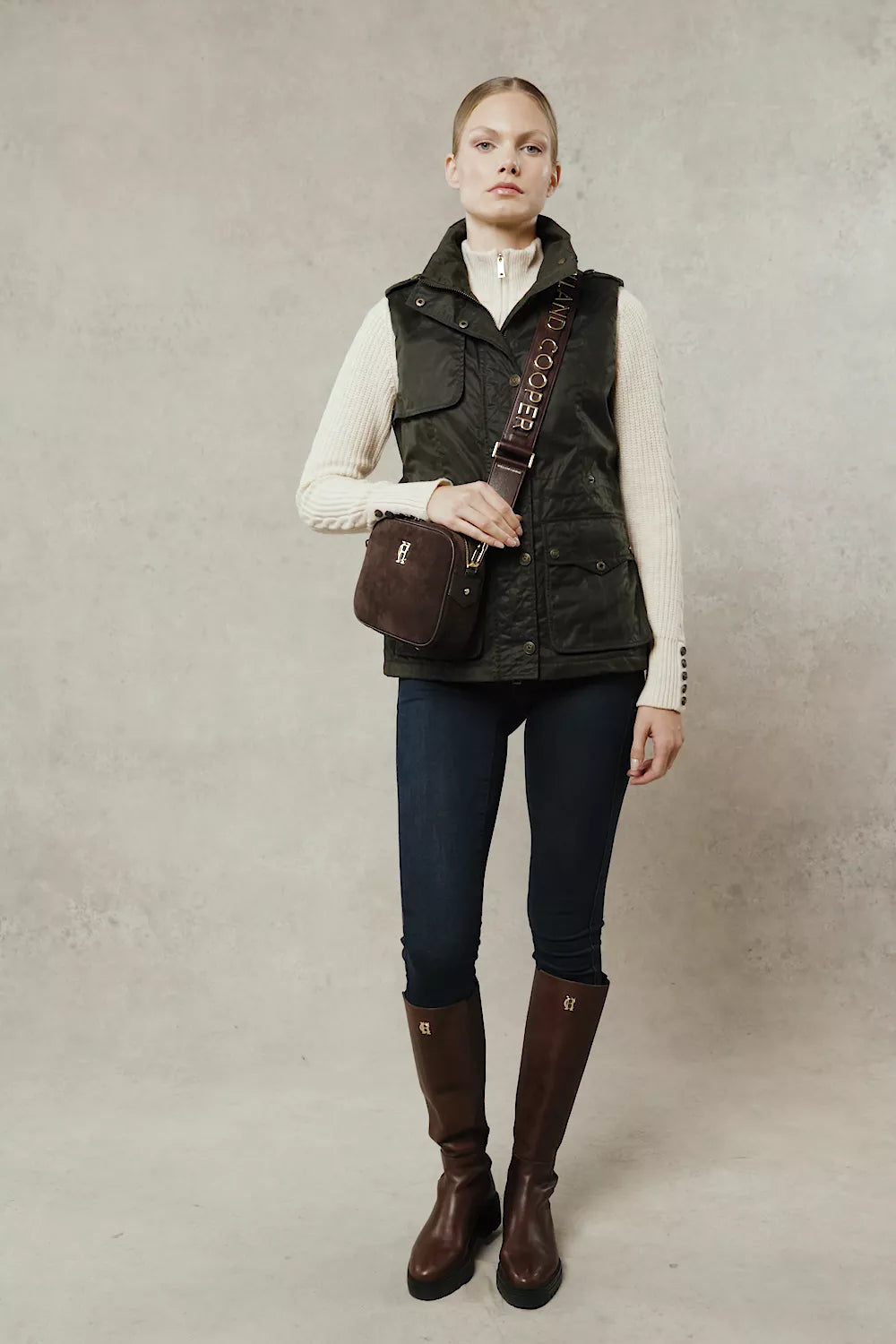 Alma Wax Gilet (Dark Olive)